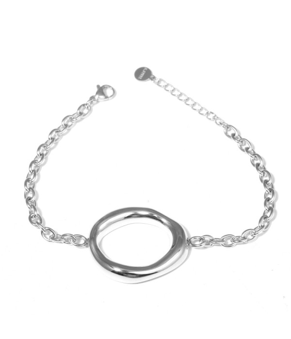 Pulsera plateada con colgante ovalado