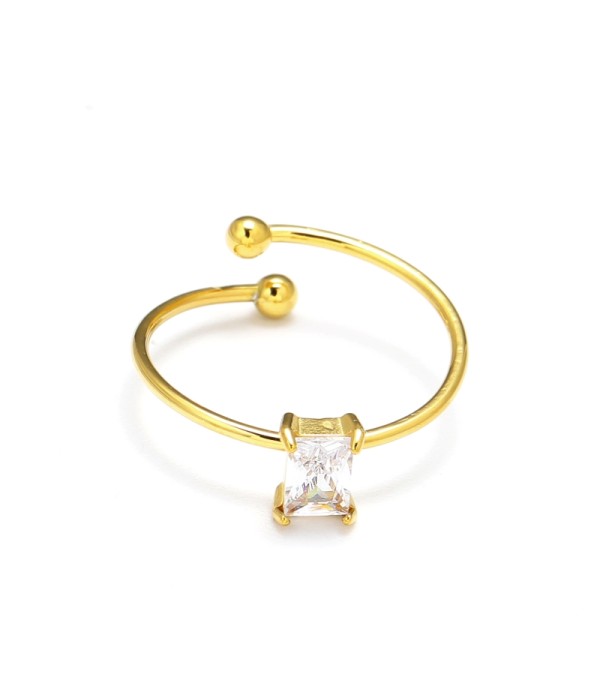 Anillo dorado con piedra cental corte rectángulo