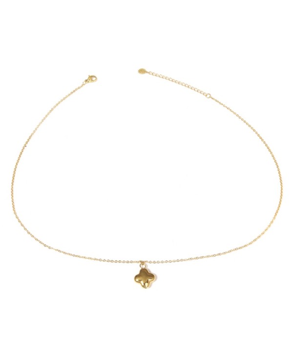 Collar dorado con colgante de trébol de cuatro hojas