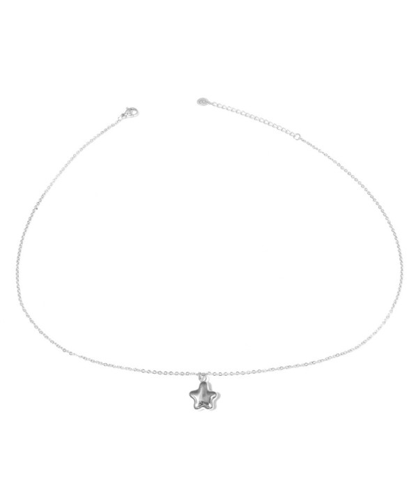 Collar plateado con colgante de estrella