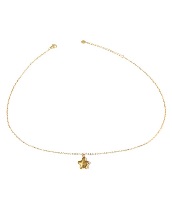 Collar dorado con colgante de estrella