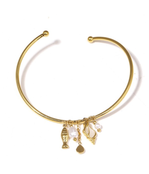Pulsera rígida dorada con colgantes marinos y perlas