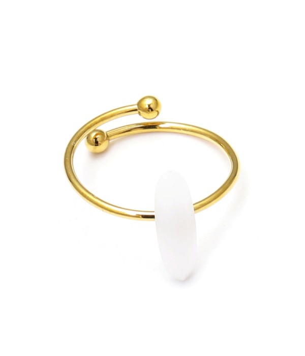 Anillo abierto dorado con piedra de colores