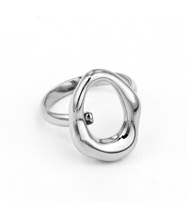 Anillo plateado ovalado minimalista