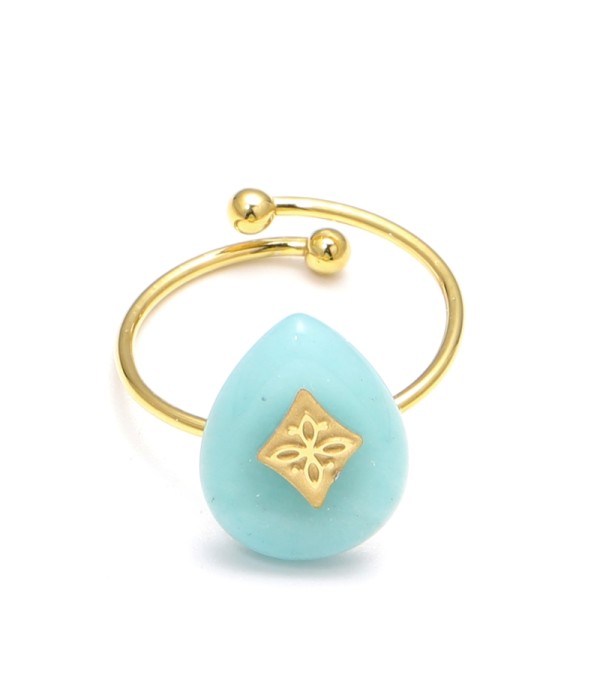 Anillo abierto dorado con detalle rombo y piedra gota de agua