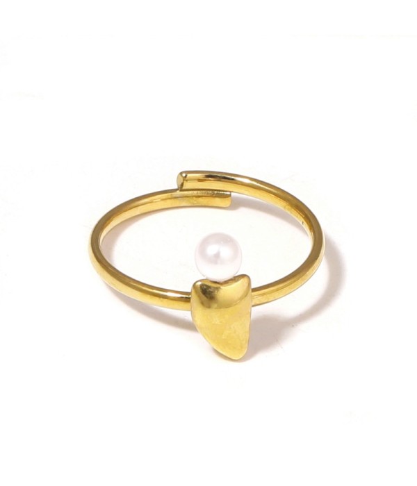 Anillo con diseño de forma abstracta y perla
