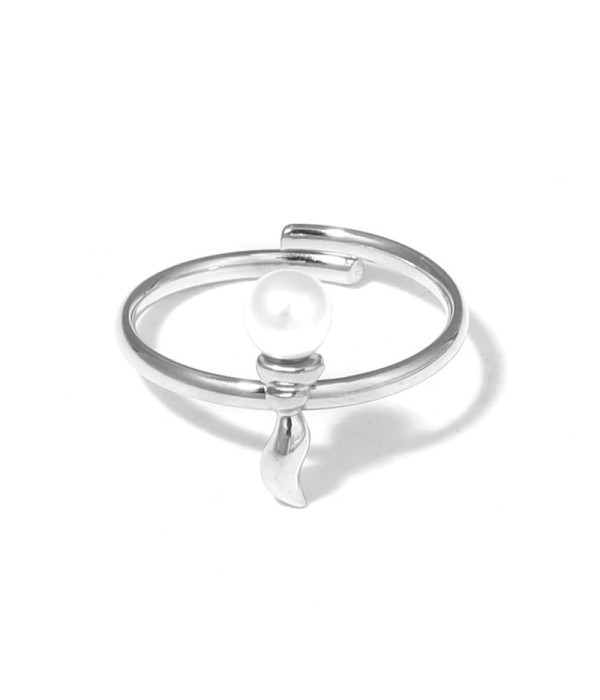 Anillo con motivo curvado y perla 2