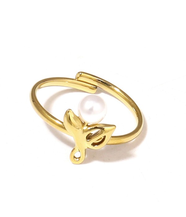 Anillo con diseño de hojas y perla
