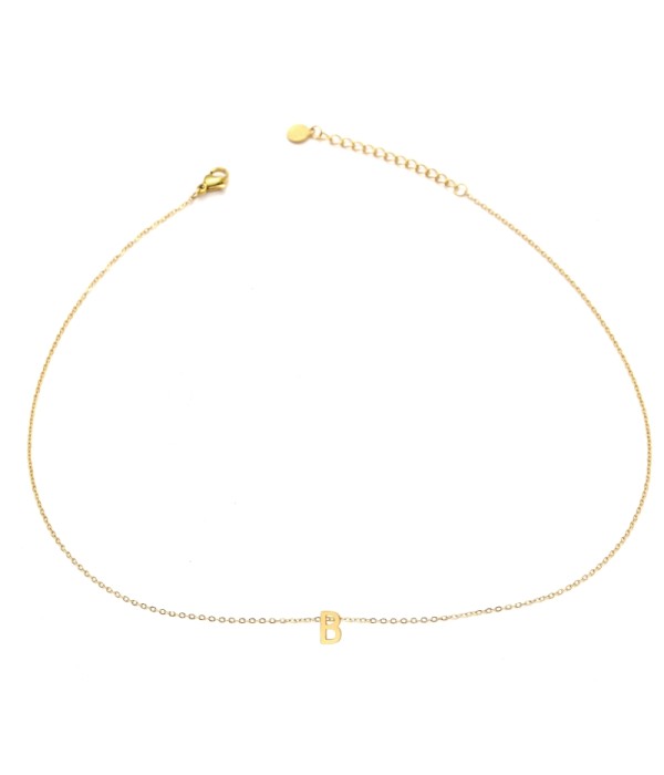 Collar dorado de letra B