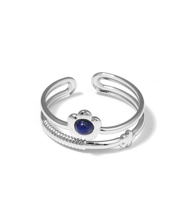 Anillo plateado con flor y piedra