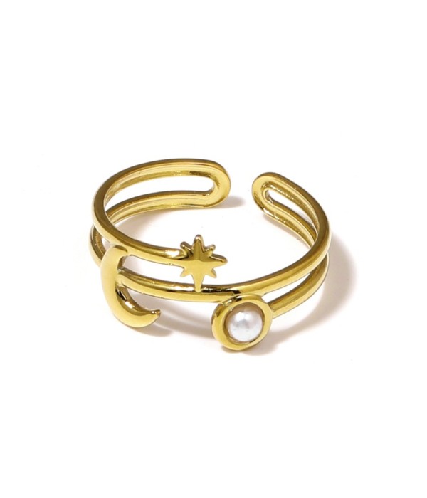 Anillo dorado con luna, estrella y piedra