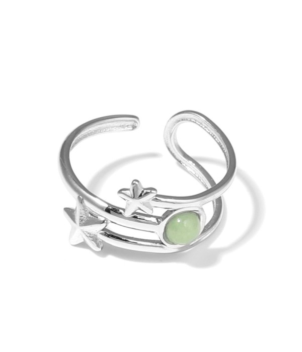 Anillo plateado con estrellas y piedra