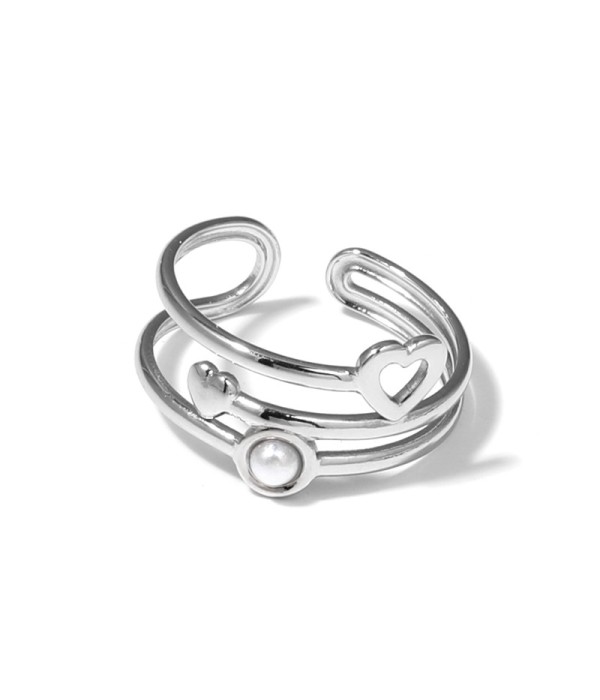 Anillo plateado con corazones y piedra
