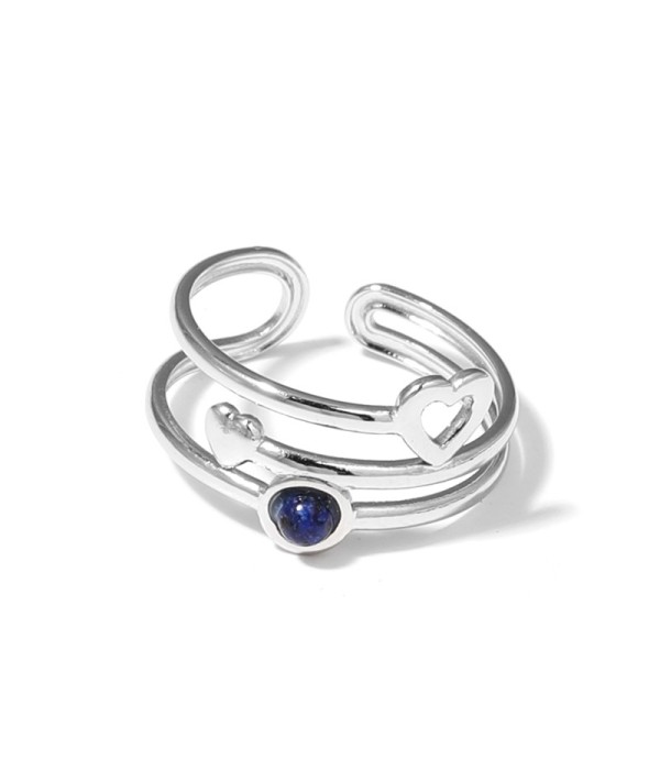 Anillo plateado con corazones y piedra