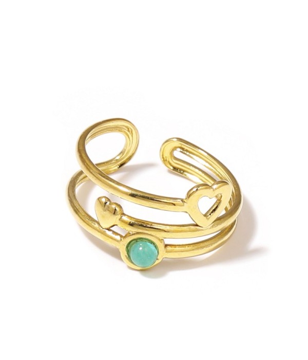 Anillo dorado con corazones y piedra
