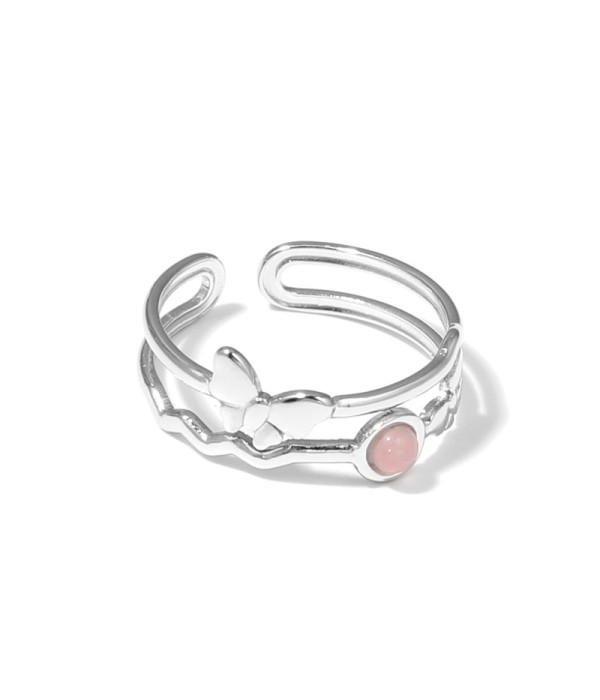 Anillo plateado con mariposa y piedra