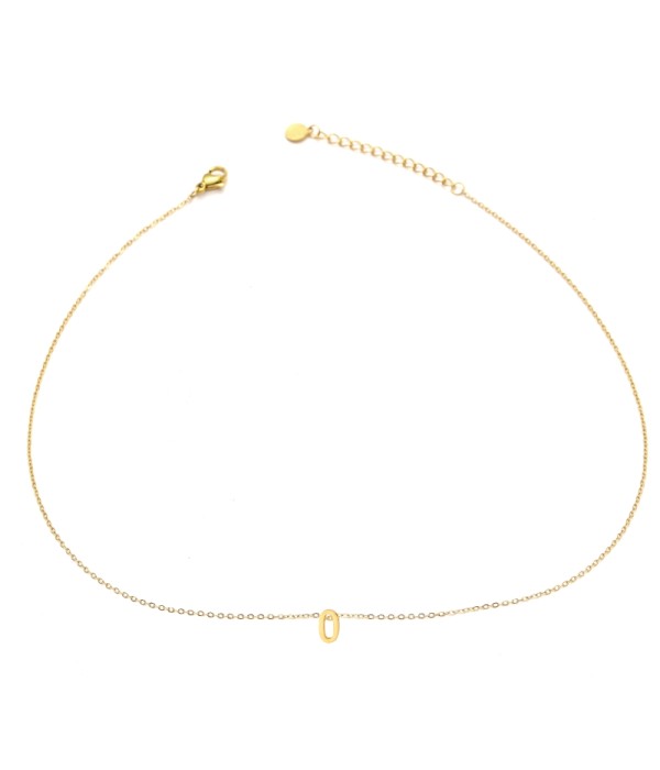 Collar dorado de letra O