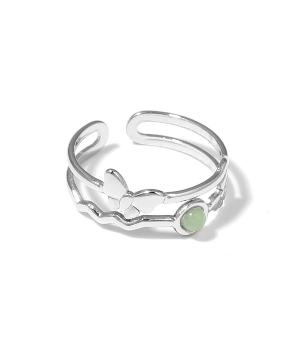 Anillo plateado con mariposa y piedra