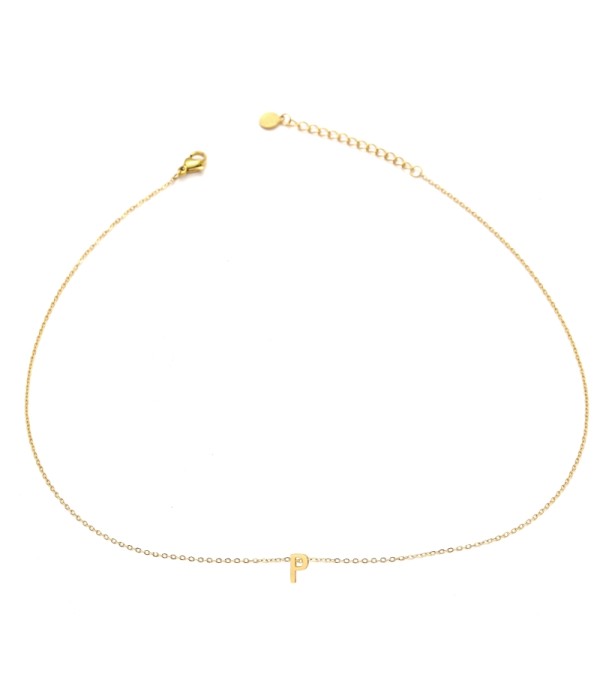 Collar dorado de letra P