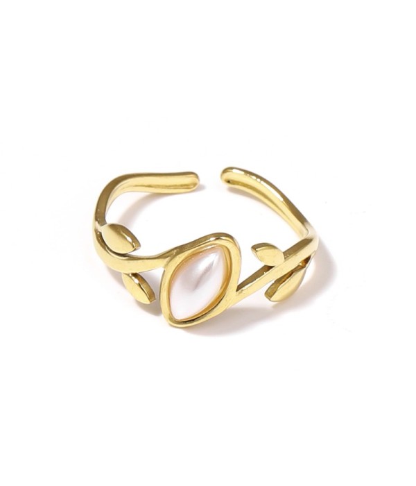 Anillo dorado con diseño de hojas y piedra rosa