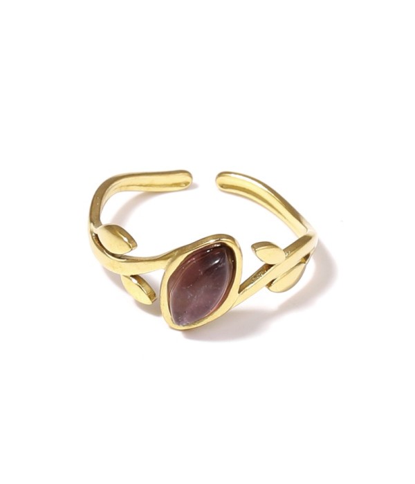 Anillo dorado con diseño de hojas y piedra rosa