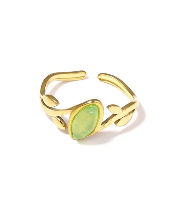 Anillo dorado con diseño de hojas y piedra rosa