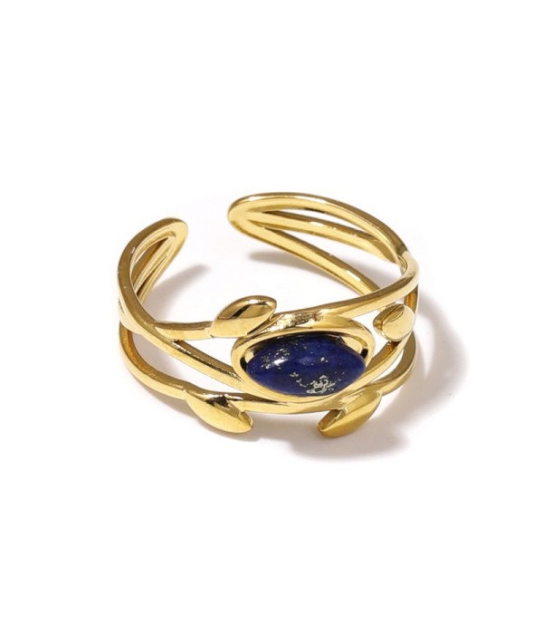 Anillo dorado de líneas entrelazadas con hojas y piedra