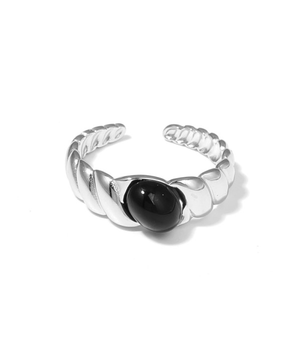 Anillo plateado abierto con piedra ovalada