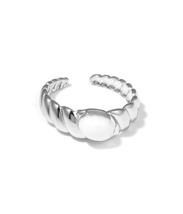 Anillo plateado abierto con piedra ovalada