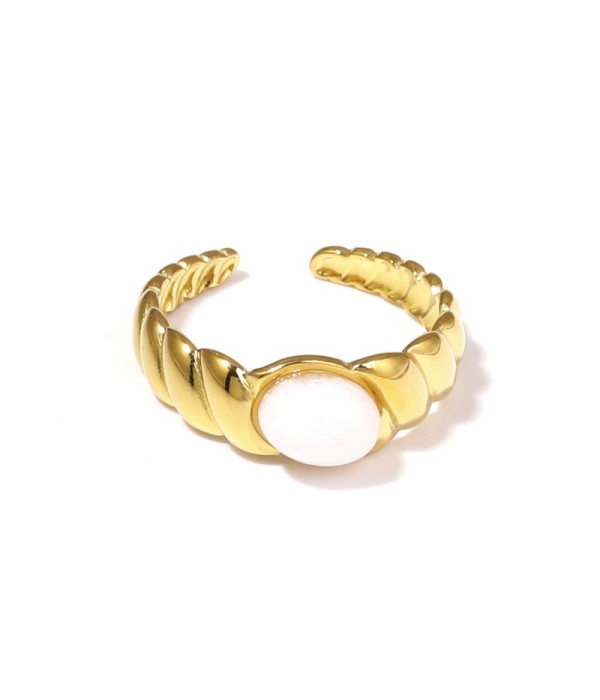Anillo dorado abierto con piedra ovalada
