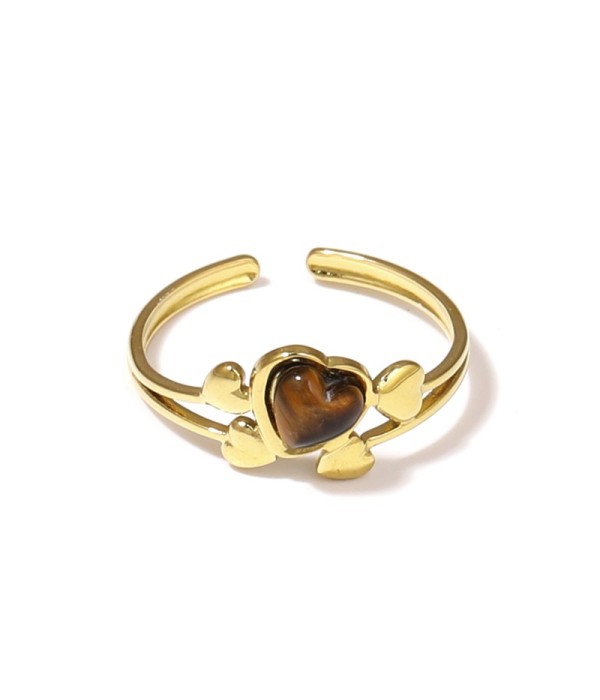 Anillo dorado con corazones y piedra