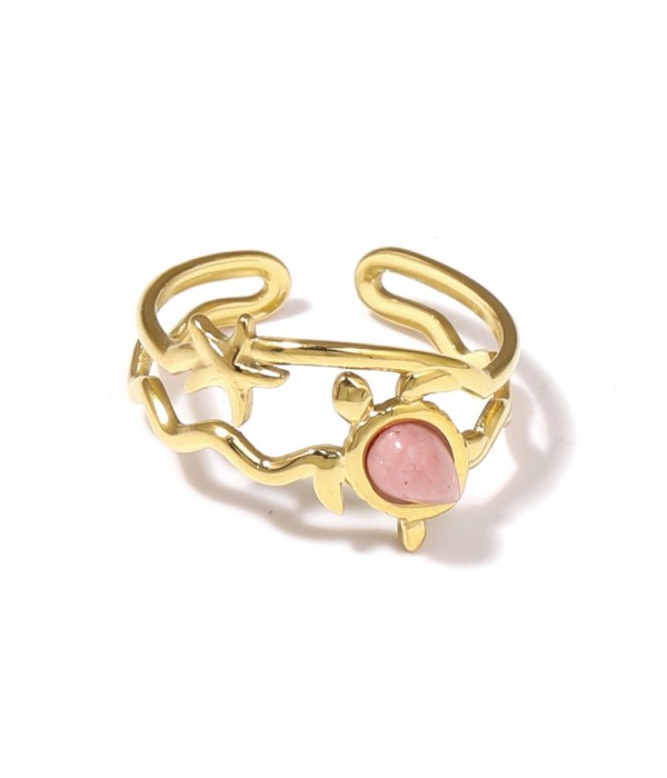 Anillo dorado con motivos marinos y piedra