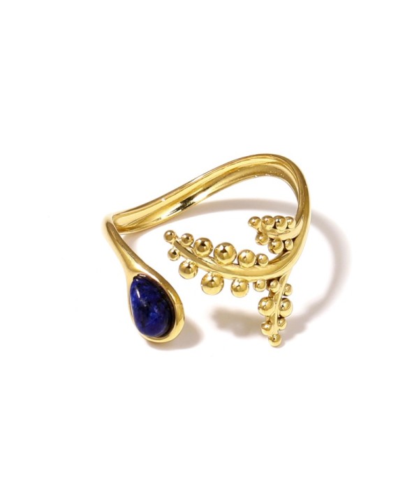 Anillo dorado con detalles botánicos y piedra
