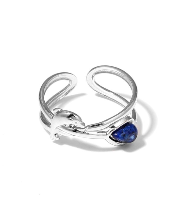 Anillo plateado con diseño de delfín y piedra