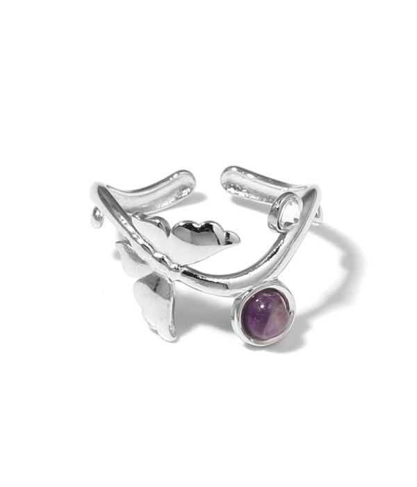 Anillo plateado con diseño de mariposa y piedra