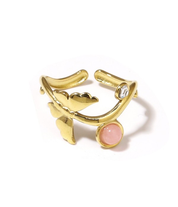 Anillo dorado con diseño de mariposa y piedra
