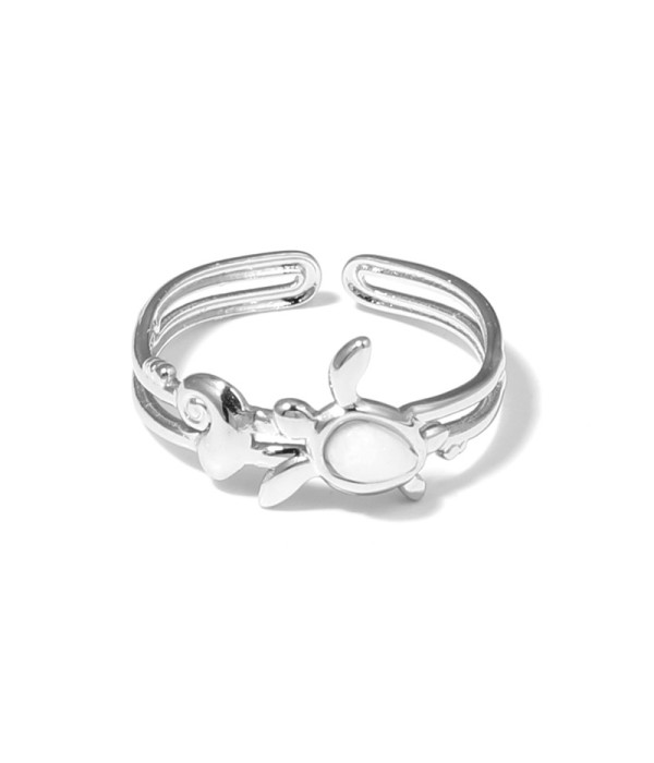 Anillo plateado con motivos marinos y piedra