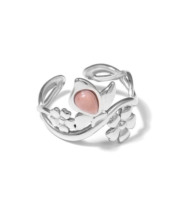 Anillo plateado con motivos flores y piedra