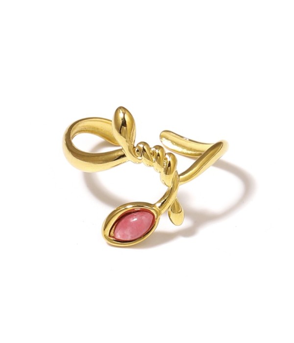Anillo dorado con líneas entrelazadas y piedra