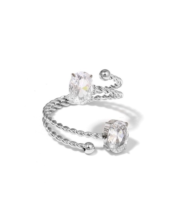 Anillo plateado con diseño de cordón y circonitas ovaladas