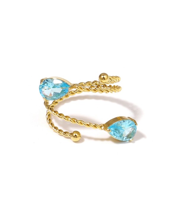 Anillo dorado con diseño de cordón y circonitas en forma de gota