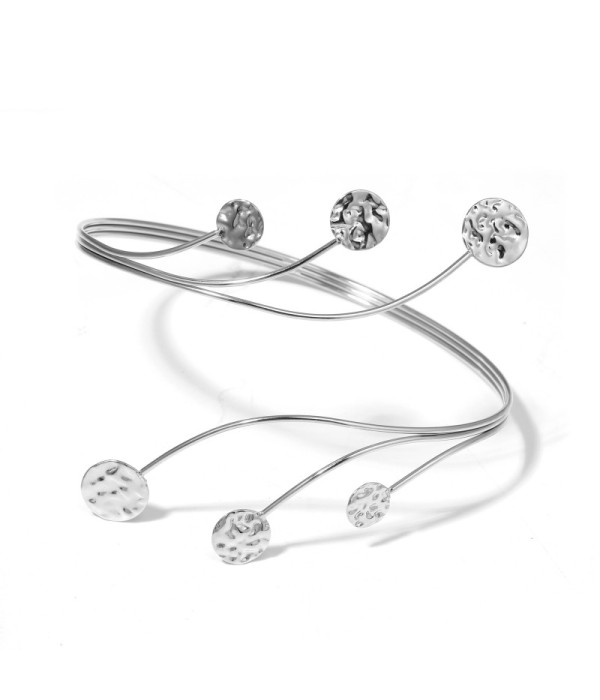 Brazalete de brazo plateado con medallones circulares