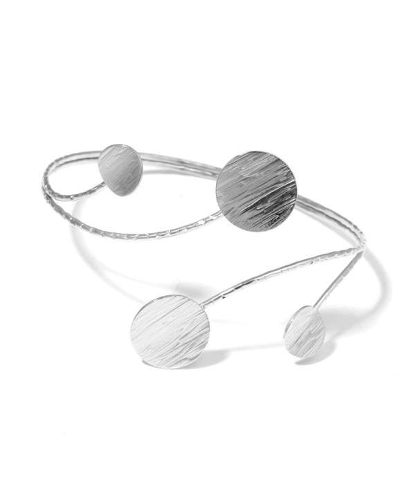 Brazalete de brazo plateado con medallones...