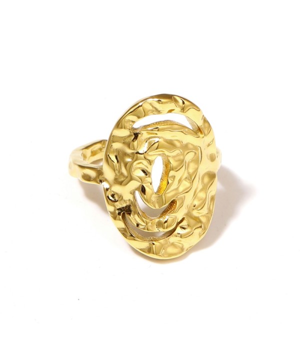 Anillo dorado ovalado con textura