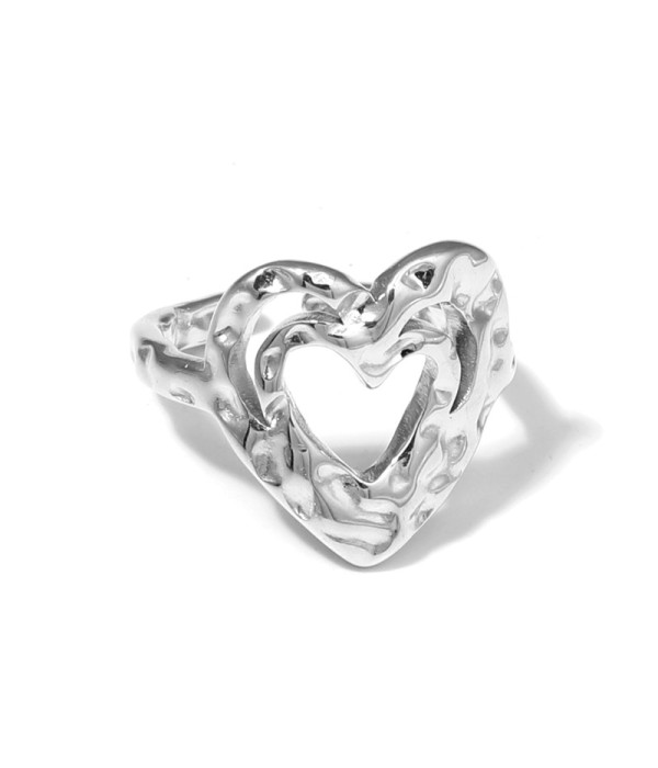 Anillo plateado de corazón martillado