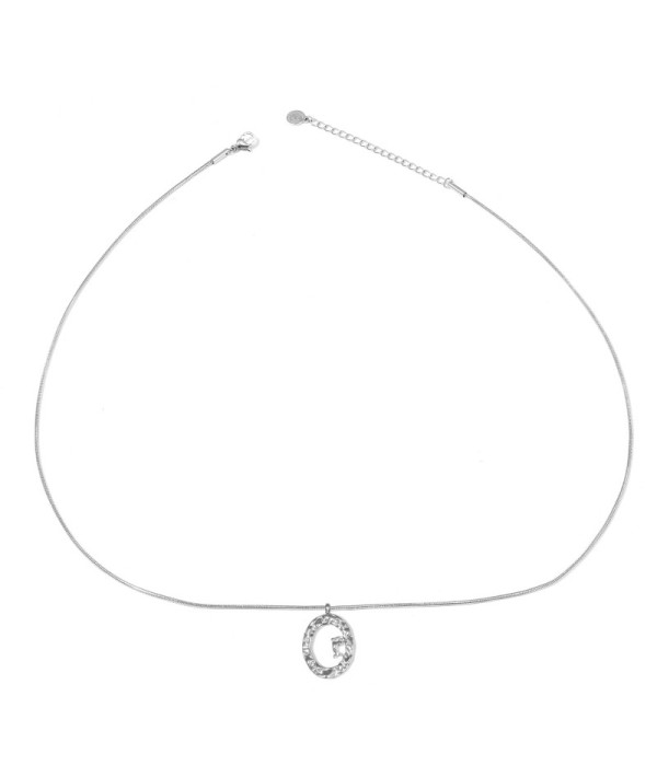 Collar plateado de óvalo martillado con delfín