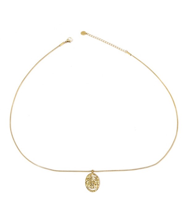Collar dorado de óvalo con textura