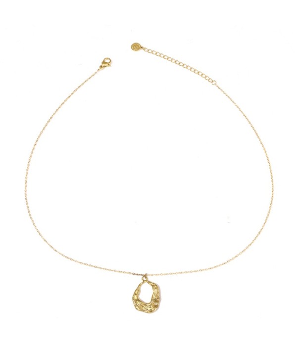 Collar dorado de óvalo irregular calado