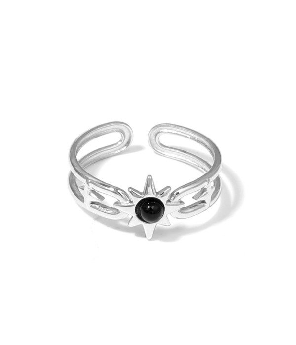 Anillo plateado de sol y estrellas con piedra