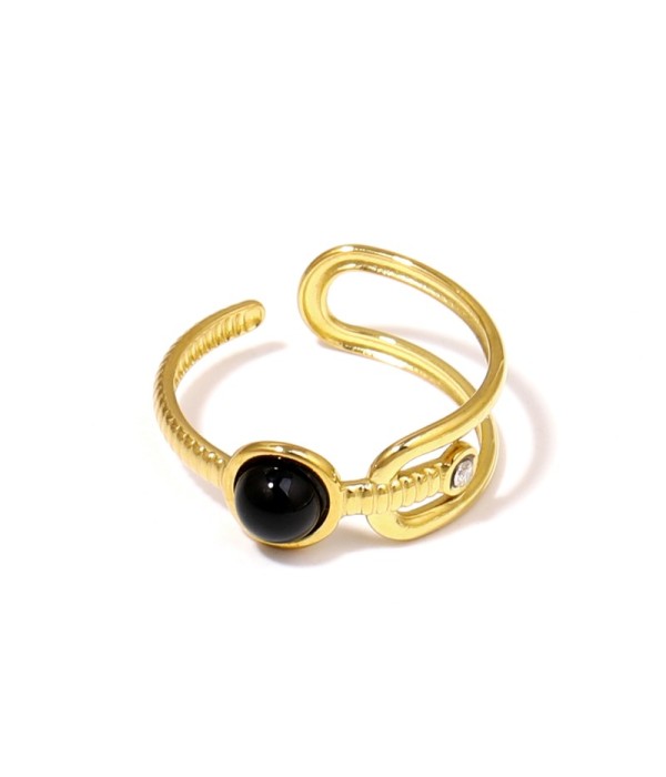 Anillo dorado de piedra con diseño de hebilla y circonita